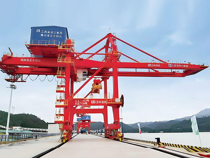 Portal Crane For Dock